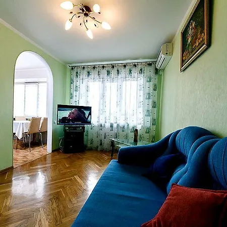 поруч з метро палац спорту Apartment *